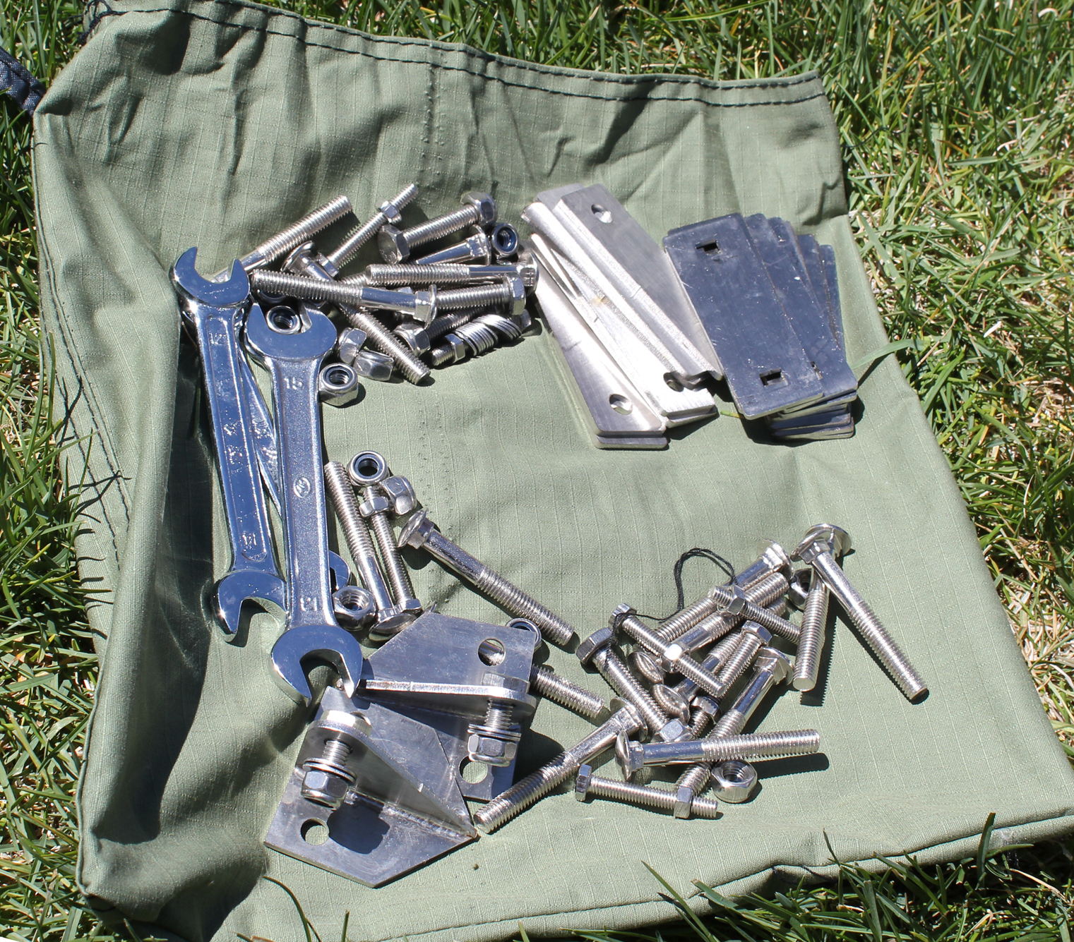roof top tent hardware for installation