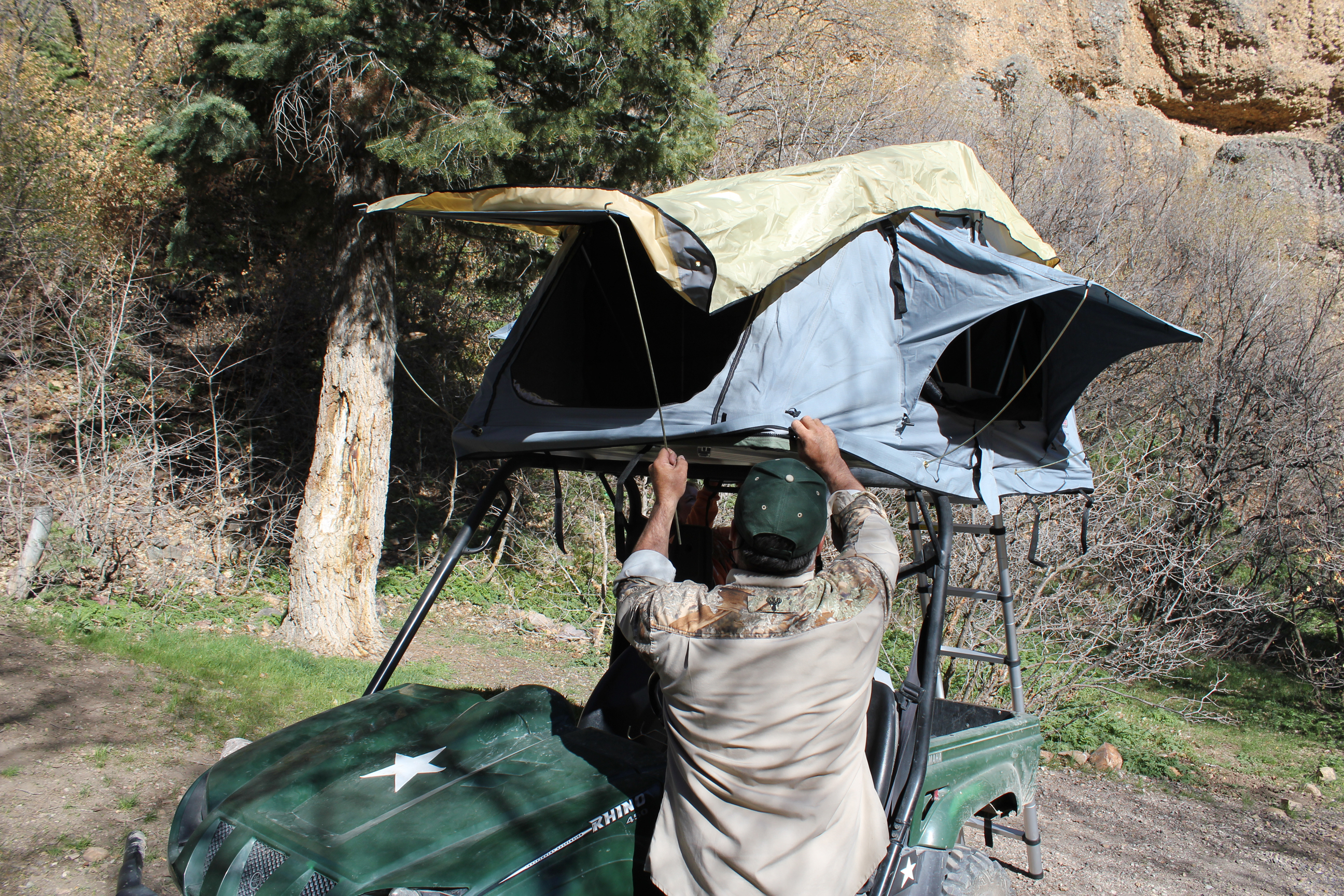 Quick setup of your side by side roof top tent