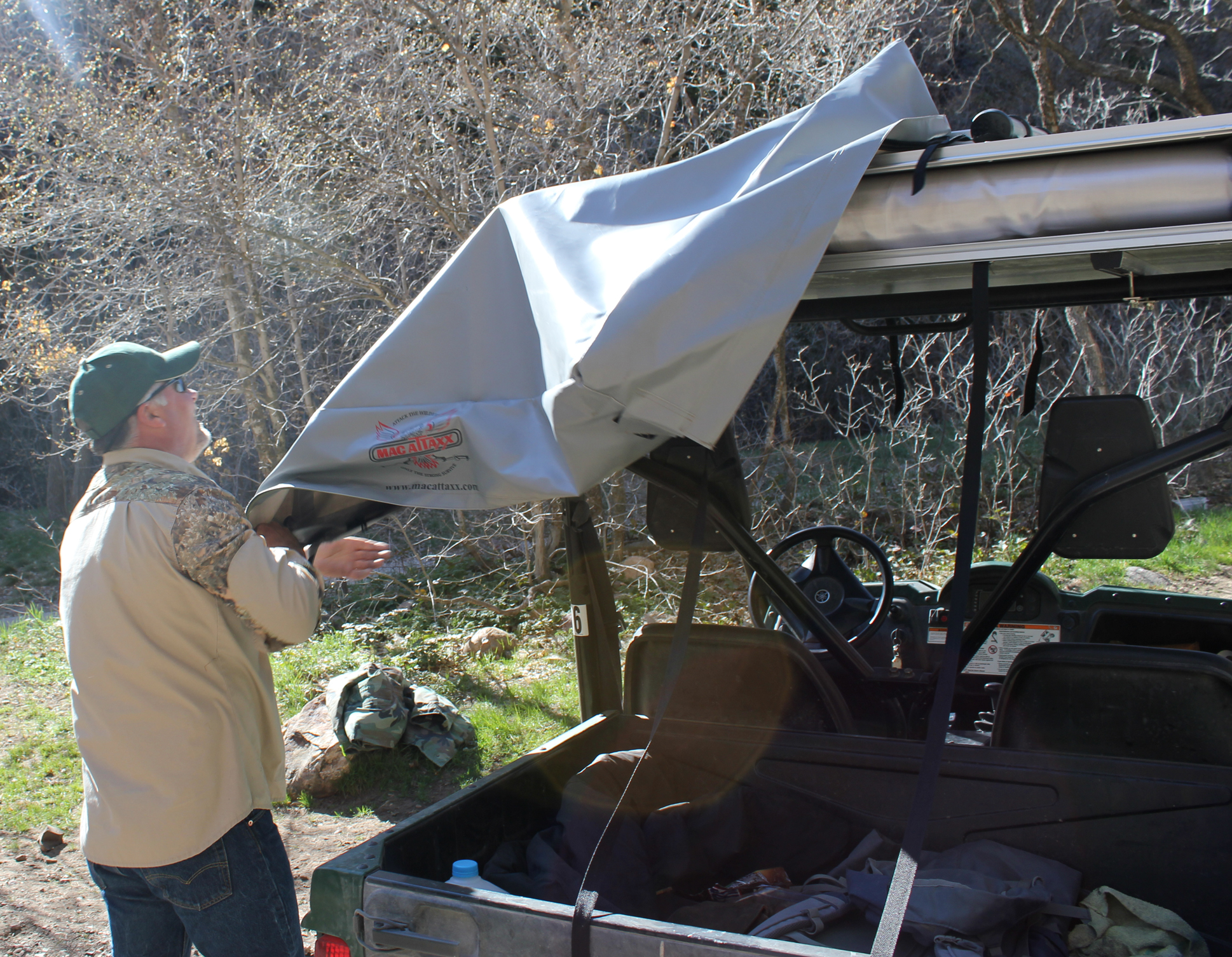 Remove your Roof Top Tent travel cover